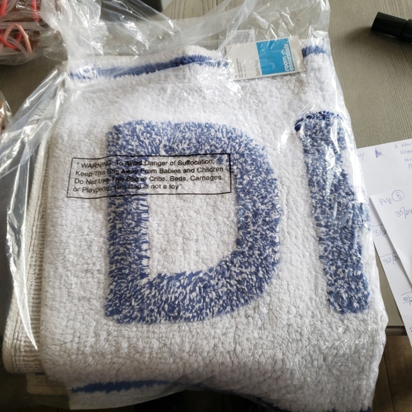 Room Essentials Bath Rug - Picture 2 of 3